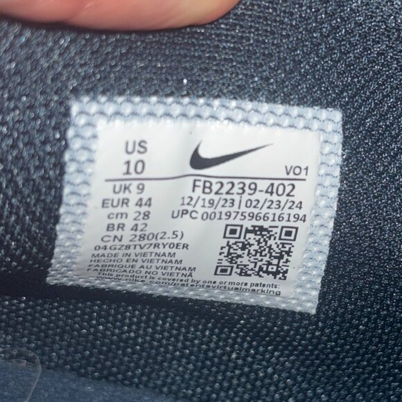 NEW Men's Nike Lebron Witness 8 Basketball Shoes 10M (fits like 9M) - Picture 8 of 12